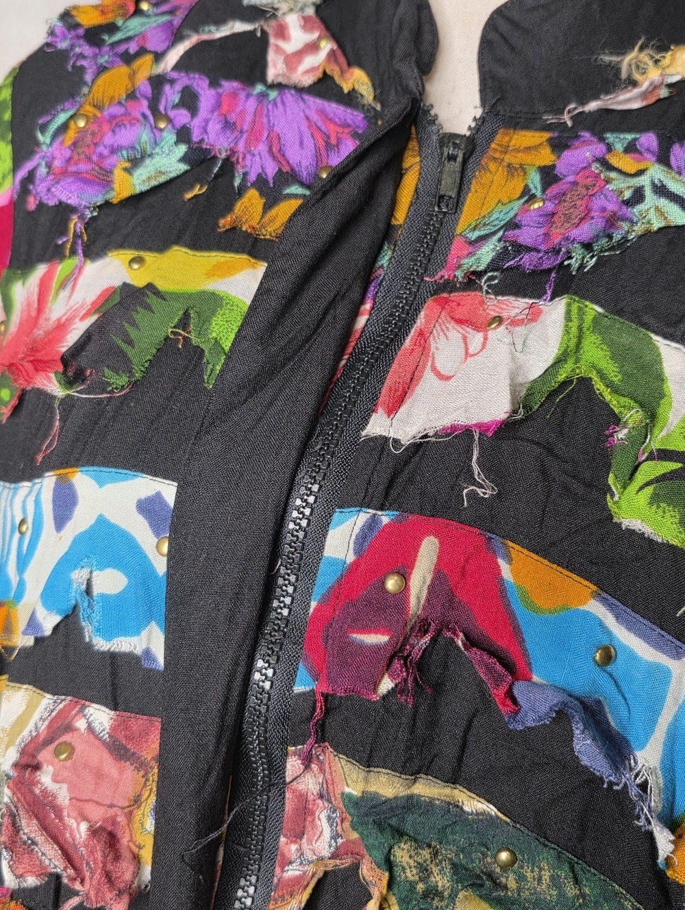 Vintage 90s Carina Patchwork Jacket XL Boho Frayed Floral Zip Art - Picture 7 of 10